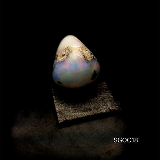 OPALO ETIOPIA 8.48 CTS 13.99 X 15.66 MM