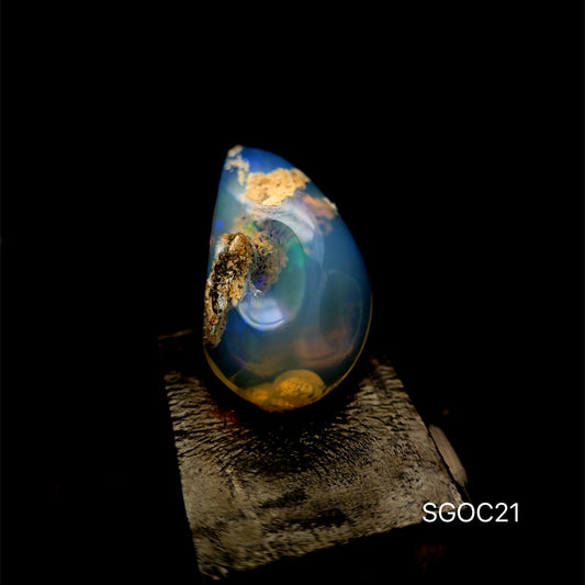 OPALO ETIOPIA 6.94 CT/ 12.36 X 20.53 MM