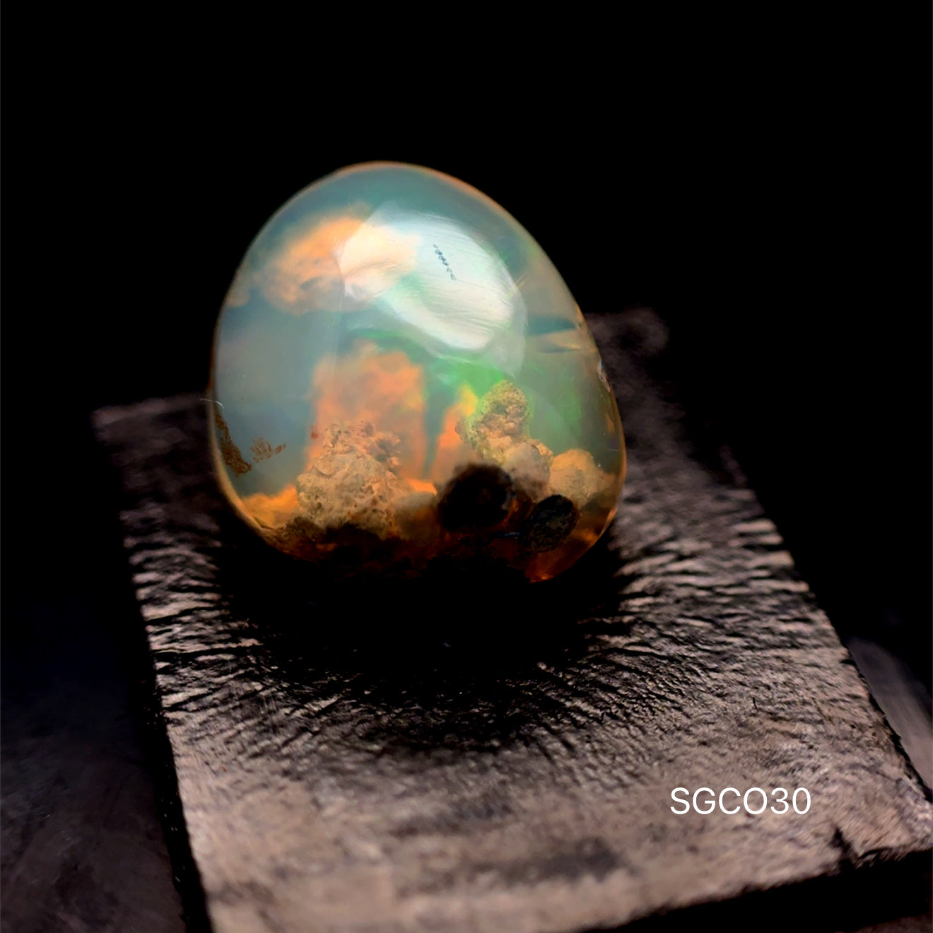 OPALO ETIOPIA 4.48 CTS 10.76 X 15.90 MM
