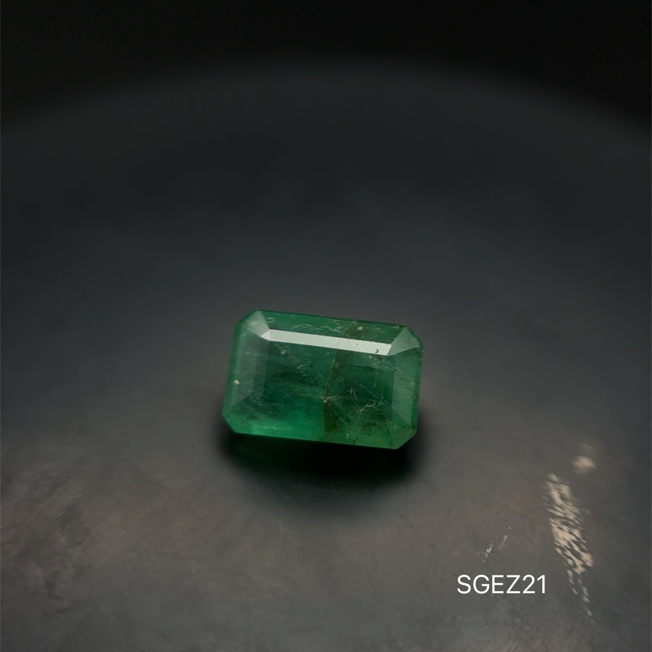 ESMERALDA ZAMBIA C.ESMERALDA 1.840 CTS 8.35 X 5.63 MM