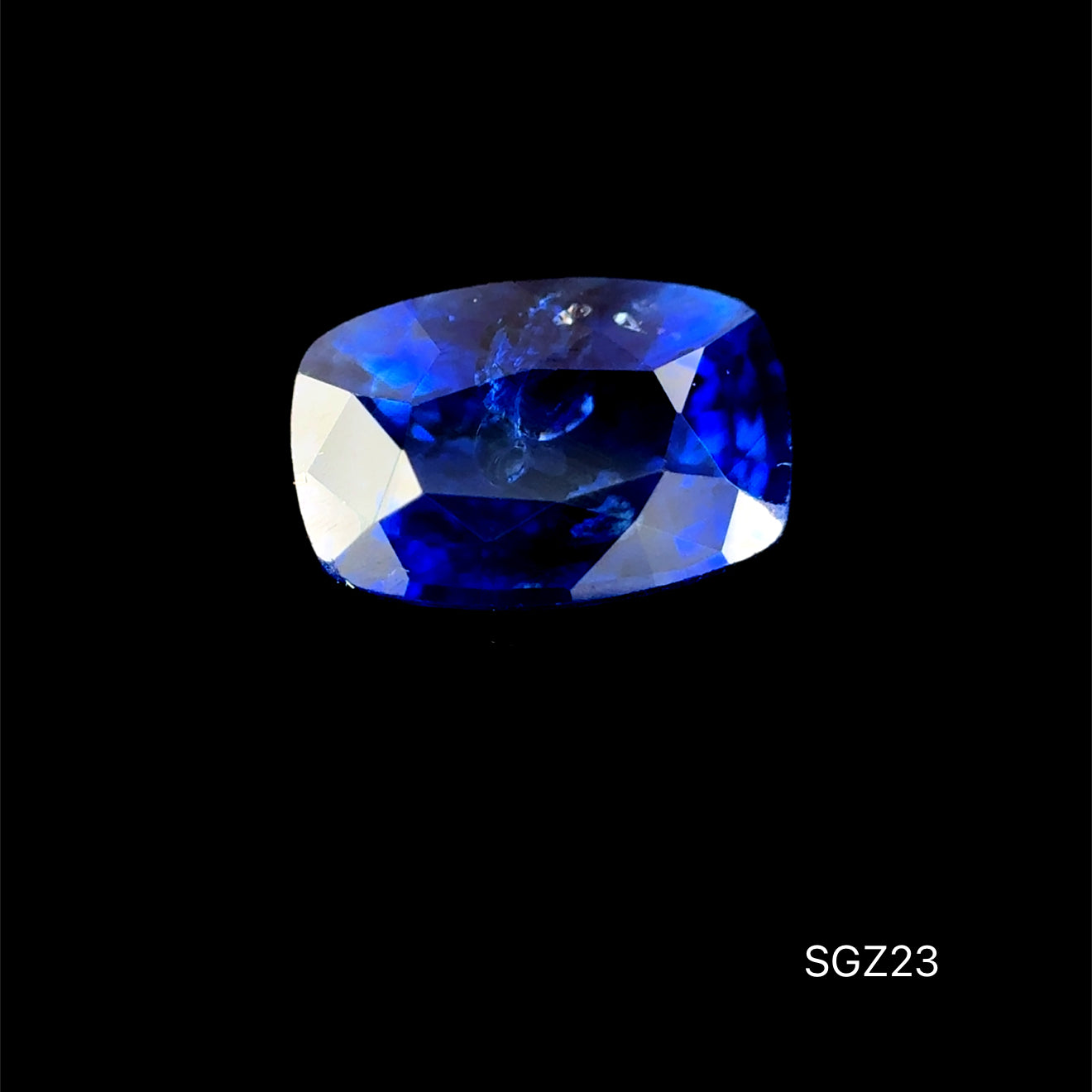 ZAFIRO AZUL CUSHION ALARGADO 0.585 CTS 5.97 X 3.90 MM