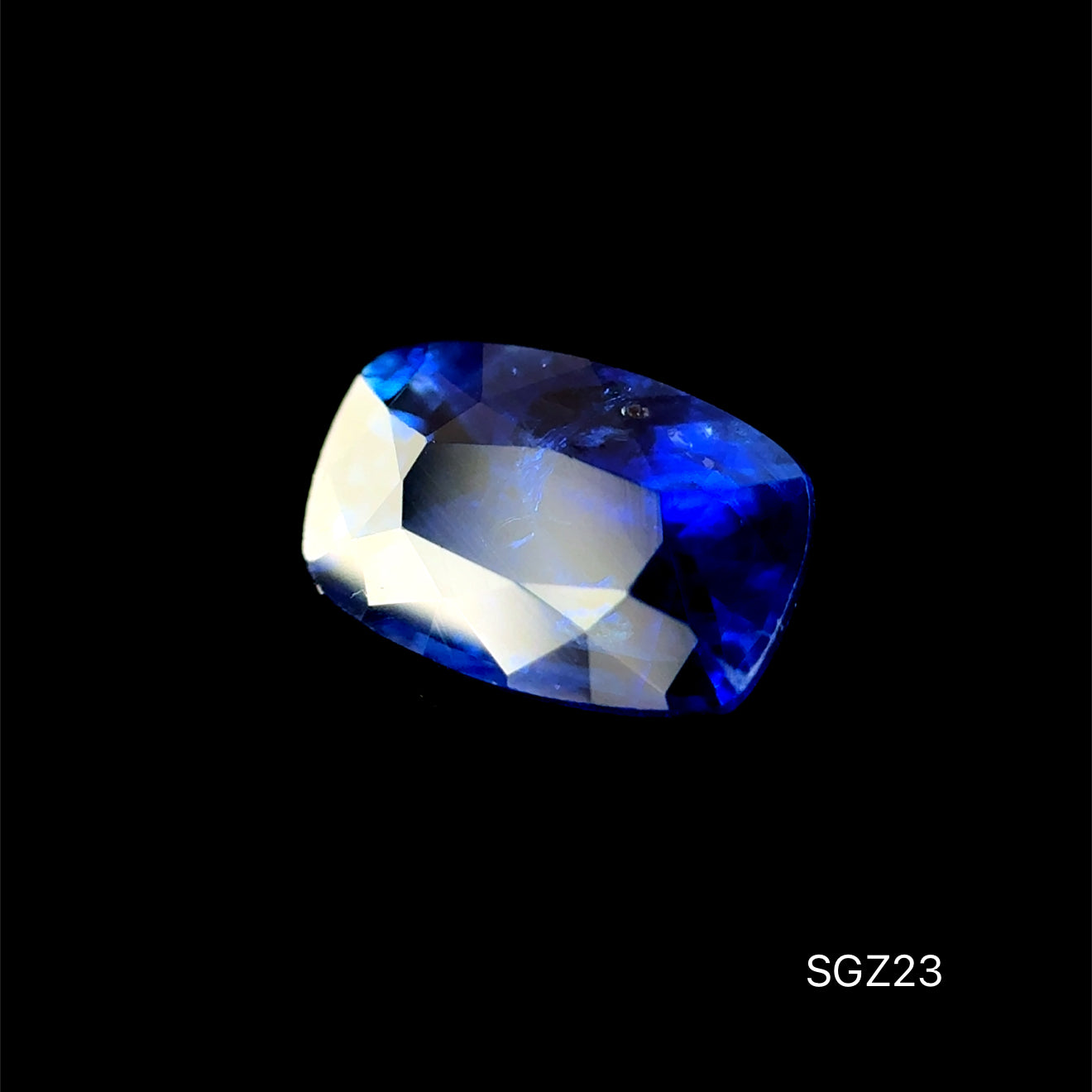 ZAFIRO AZUL CUSHION ALARGADO 0.585 CTS 5.97 X 3.90 MM