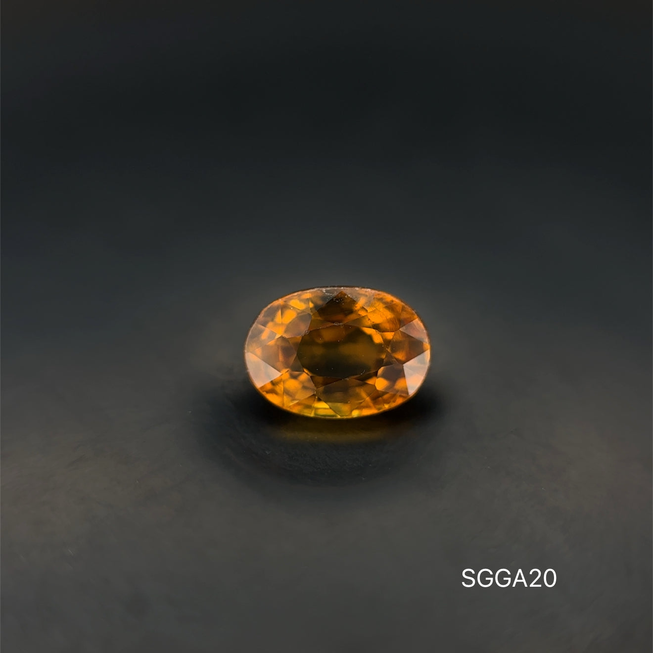 GRANATE AMARILLO OVAL .94 CT/ 4.69 X 8.64 MM