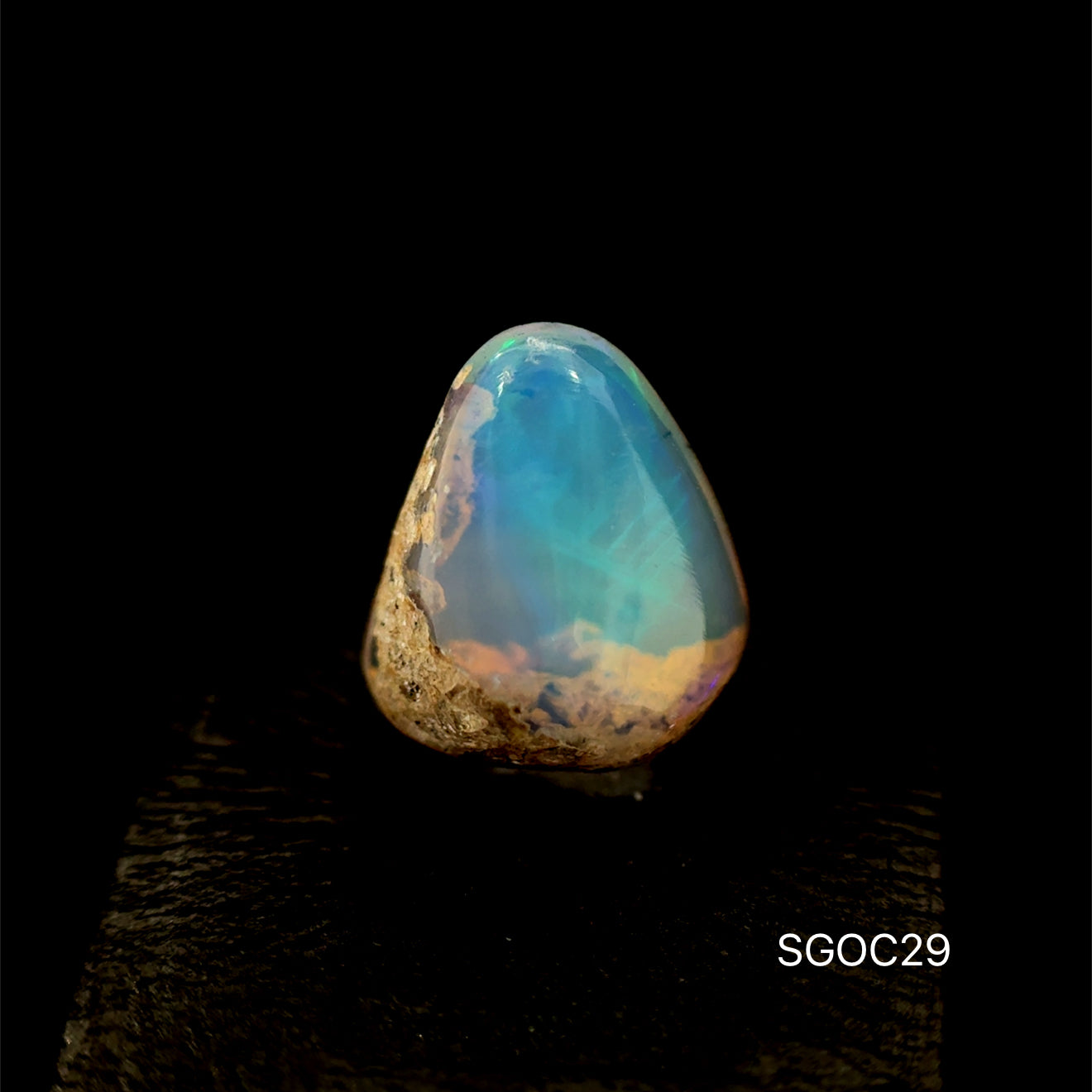 OPALO ETIOPIA 1.36 CT/ 8.29 X 9.33 MM
