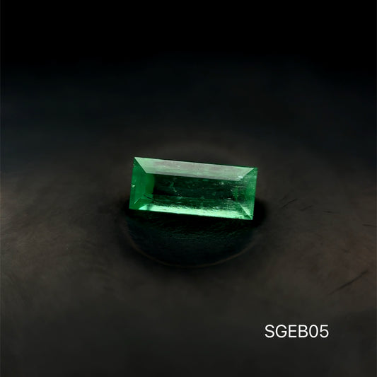 ESMERALDA COLOMBIANA BAGUETTE  .47 CT/ 3.04 X 7.15 MM