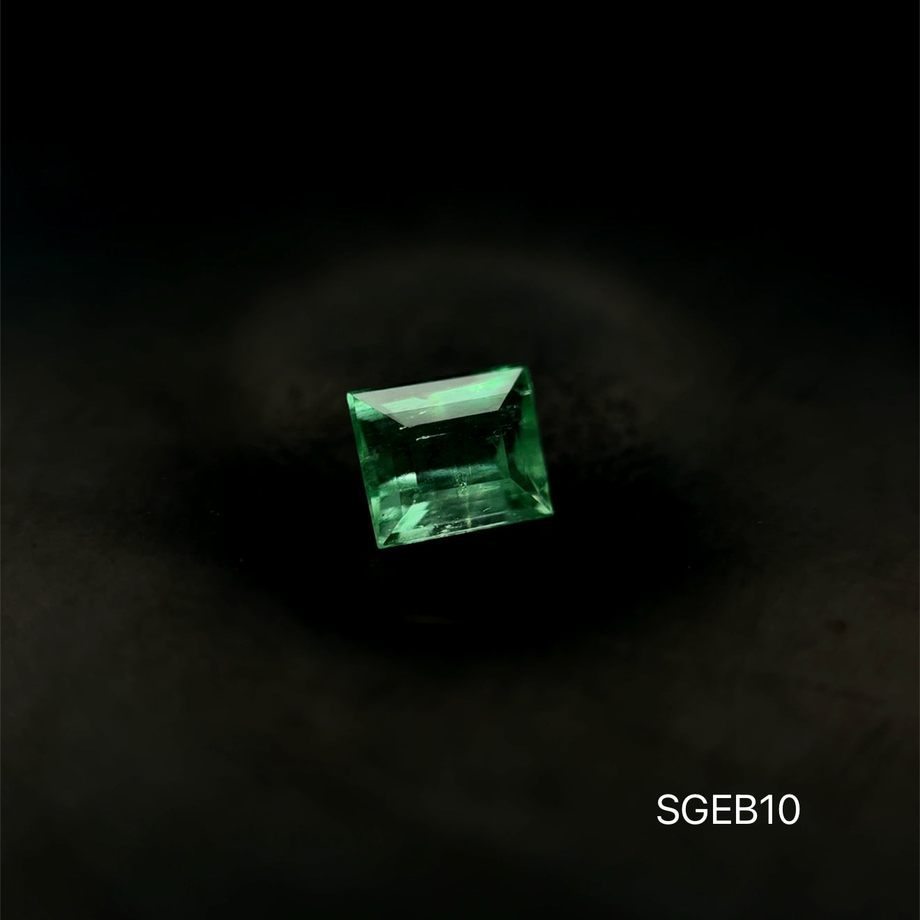 ESMERALDA COLOMBIANA BAGUETTE .13 CT/ 2.80 X 3.41 MM