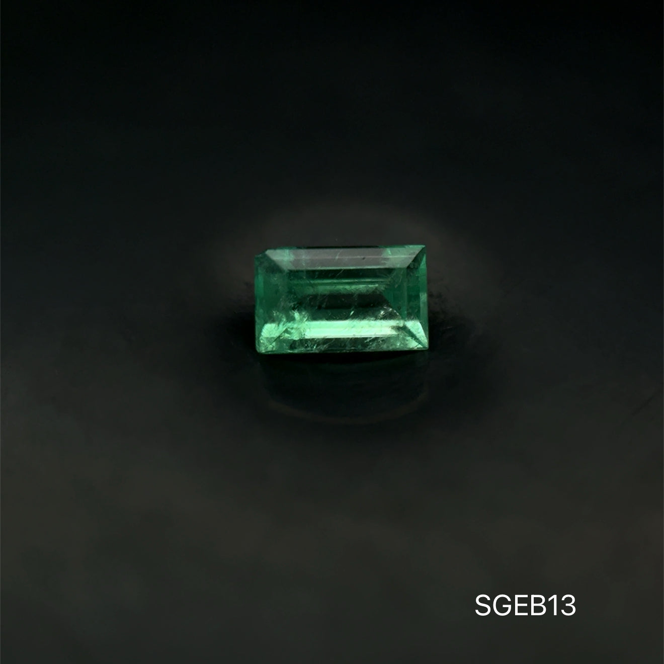 ESMERALDA COLOMBIANA BAGUETTE .37 CT/ 3.37 X 5.59 MM