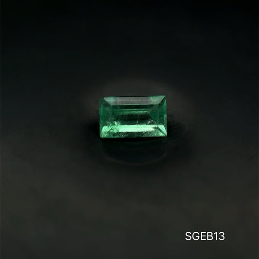ESMERALDA COLOMBIANA BAGUETTE .37 CT/ 3.37 X 5.59 MM