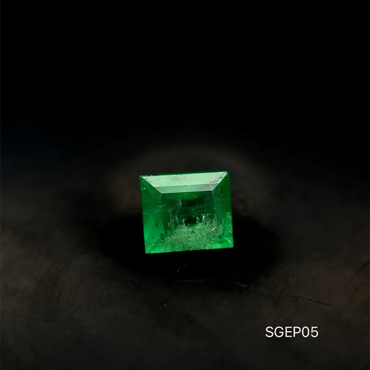 ESMERALDA COLOMBIANA PRINCESS .44 CT / 4.20 X 4.89 MM