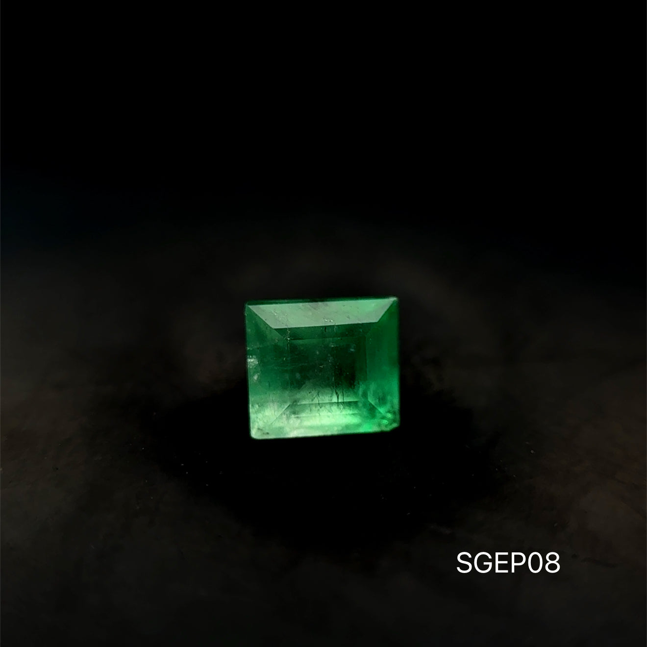 ESMERALDA COLOMBIANA PRINCESS .31 CT/ 3.84 X 4.32 MM