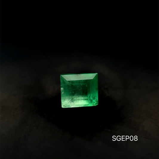 ESMERALDA COLOMBIANA PRINCESS .31 CT/ 3.84 X 4.32 MM