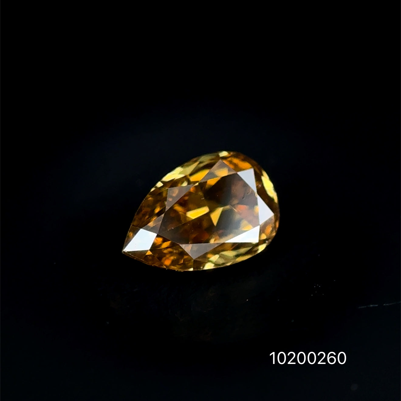 DIAMANTE FANCY DARK YELLOW  PERA 0.26 CTS
