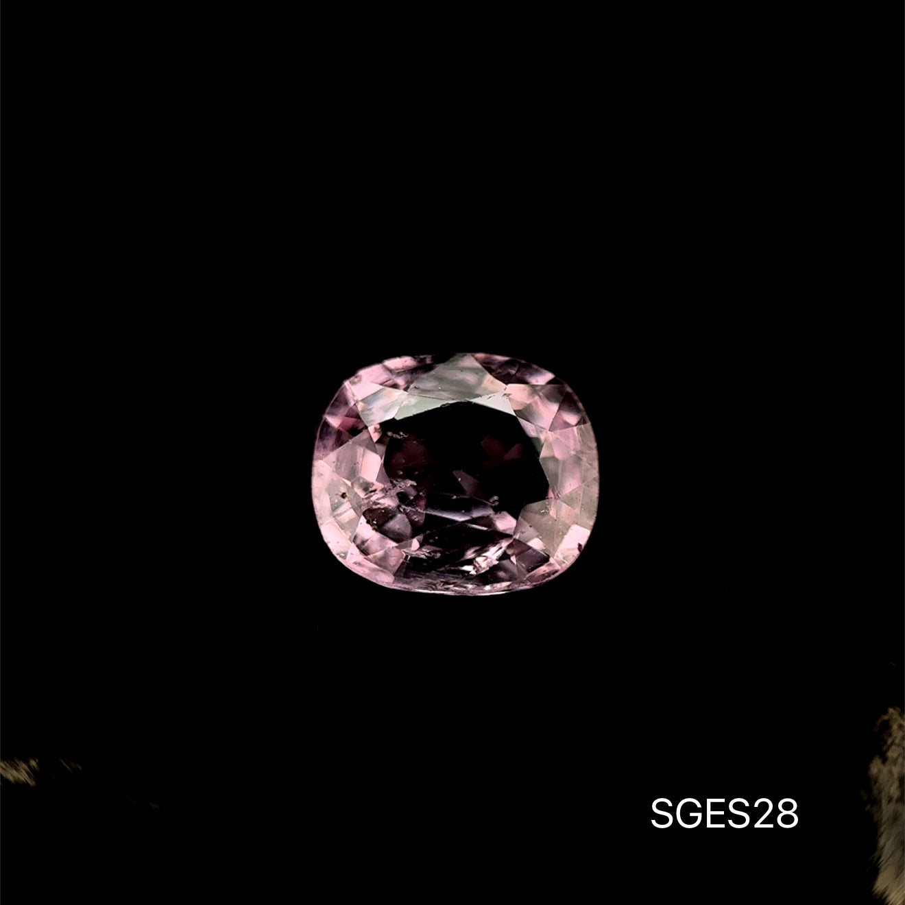 ESPINELA CORTE CUSHION 1.650 CTS 6.55 X 7.56 X 3.82 MM