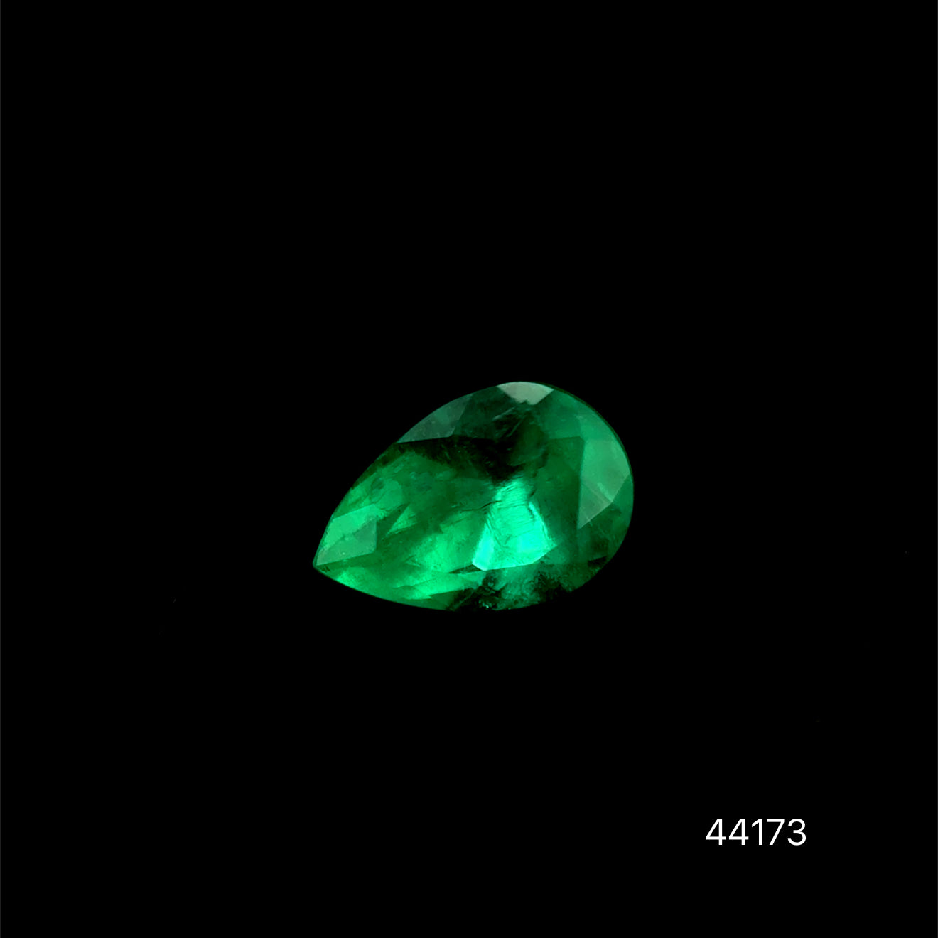 ESMERALDA CDTEC  PERA 0.41 CTS 5.85 X 4.04 MM