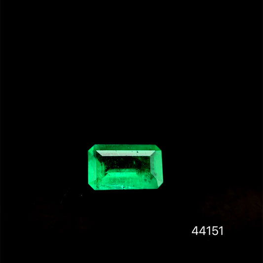 ESMERALDA CDTEC  0.40 CTS 6.16 X 3.85 MM