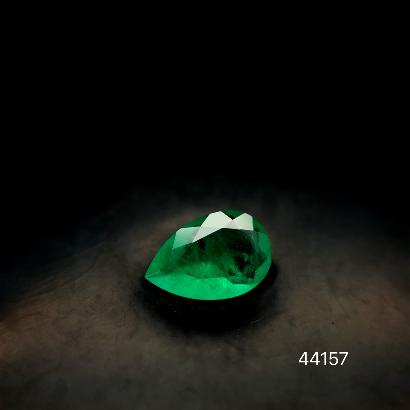 ESMERALDA CDTEC  PERA 0.75 CTS 8.43 X 5.73 MM
