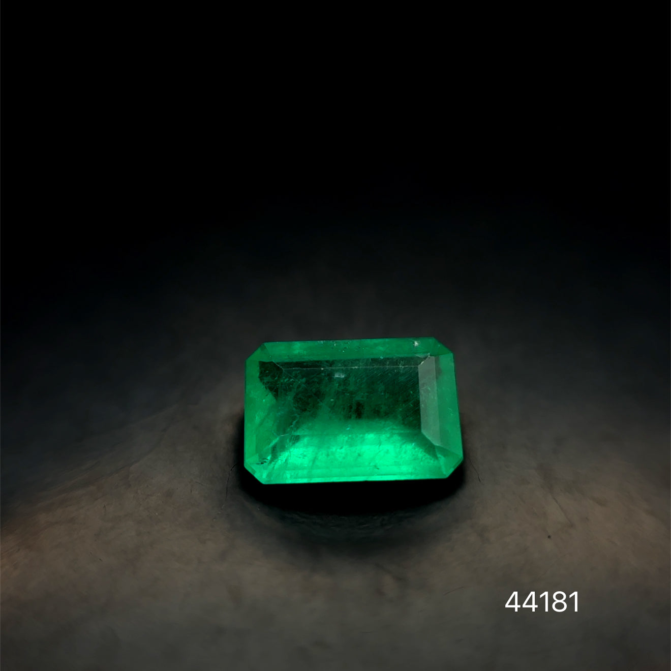 ESMERALDA CDTEC  1.35  CTS 8.77 X 6.05  MM