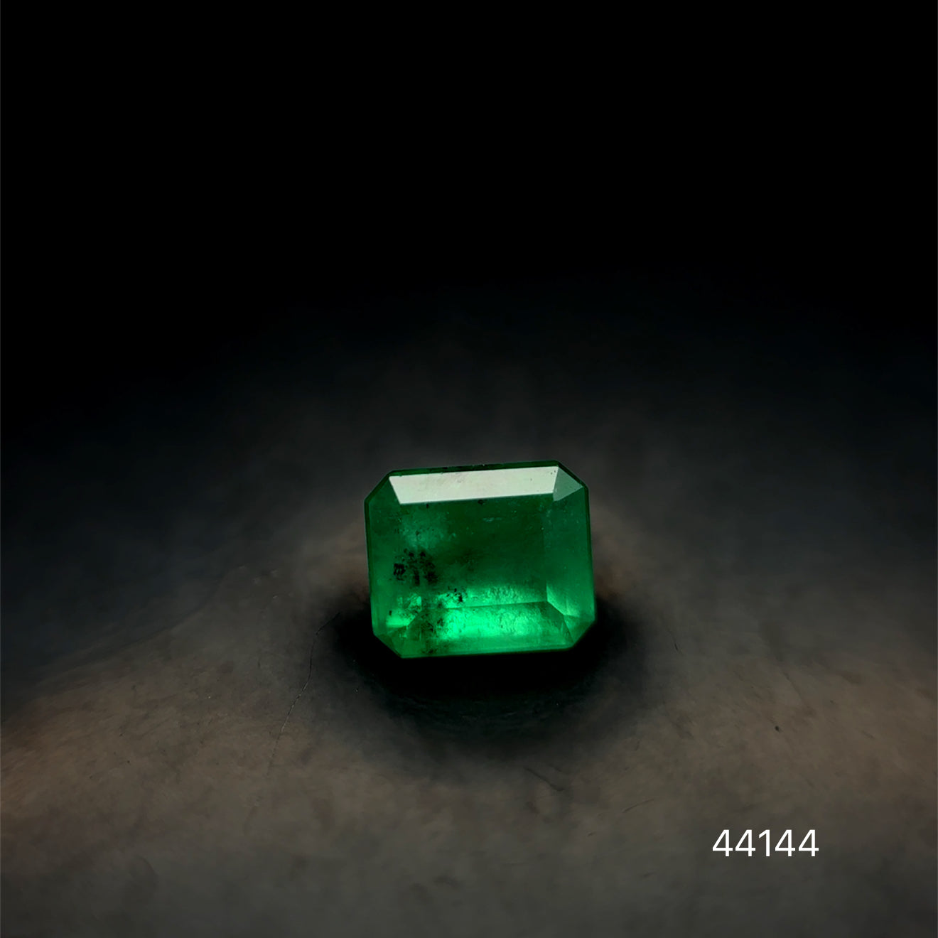 ESMERALDA CDTEC 0.98 CTS 6.19 X 5.24 MM