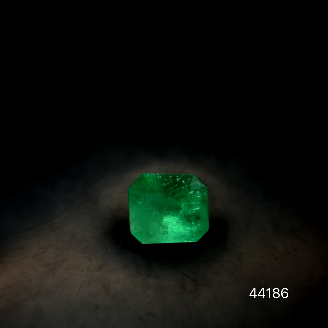 ESMERALDA SQUARE CDTEC  0.80  CTS 5.86 X 5.26 MM