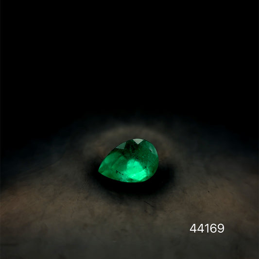 ESMERALDA CDTEC  PERA 0.58   CTS 6.49 X 4.62  MM