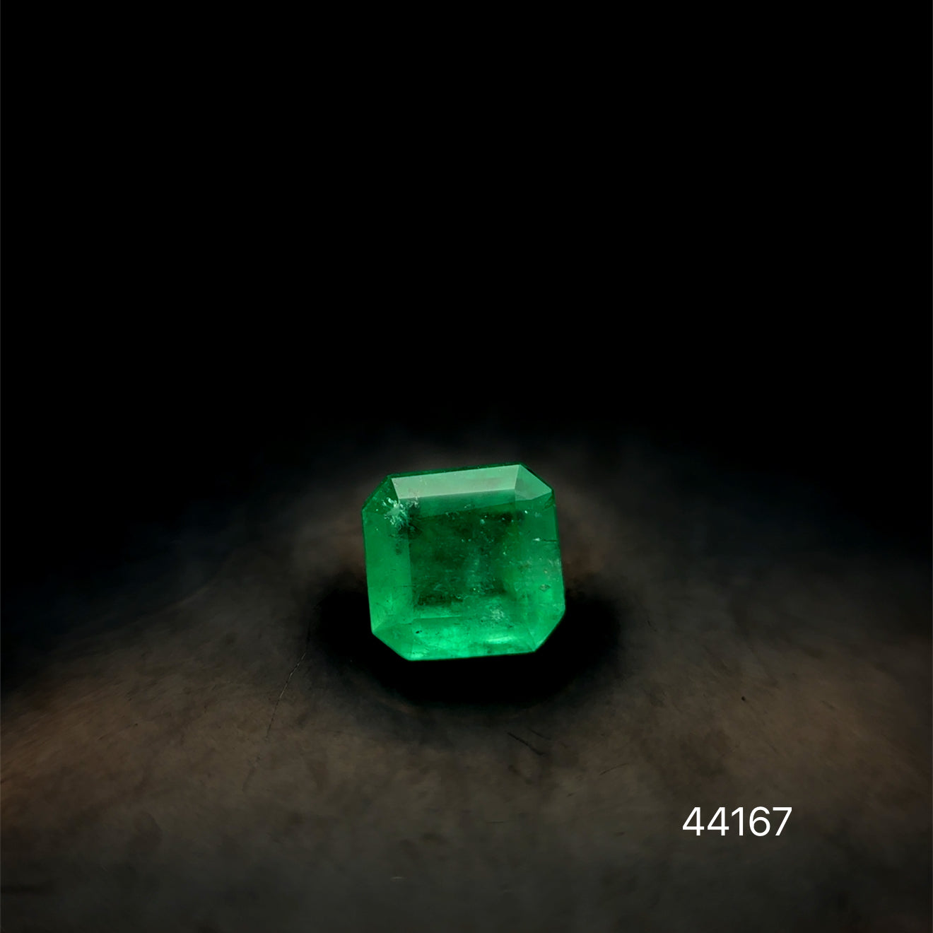 ESMERALDA CDTEC  SQUARE 0.78 CTS 5.70 X 5.54 MM