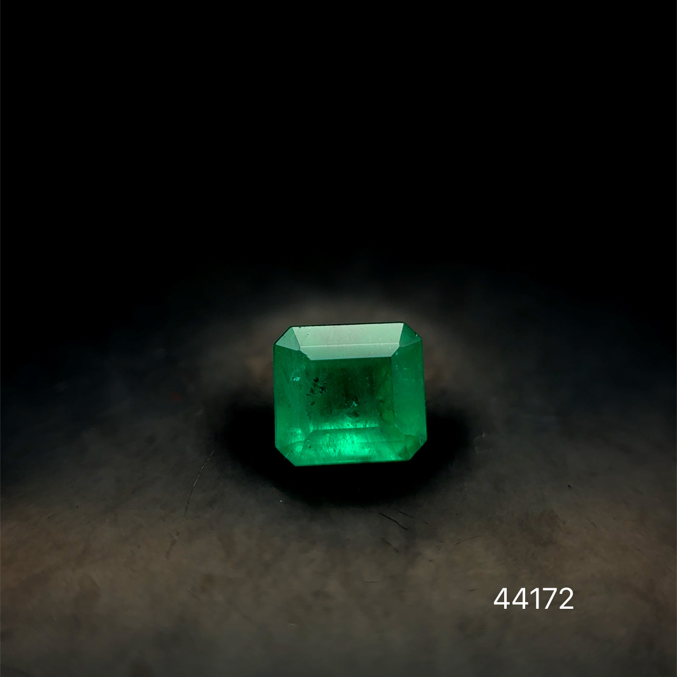 ESMERALDA CDTEC  SQUARE 0.81 CTS 5.37 X 4.92 MM