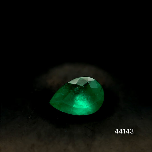 ESMERALDA CDTEC  PERA 0.60 CTS 6.50 X 4.53 MM
