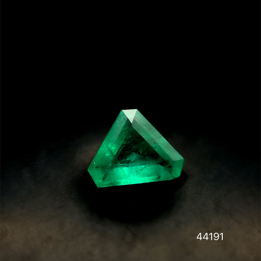 ESMERALDA CDTEC ESCUDO 1.06 CTS 6.77 X 8.60 MM