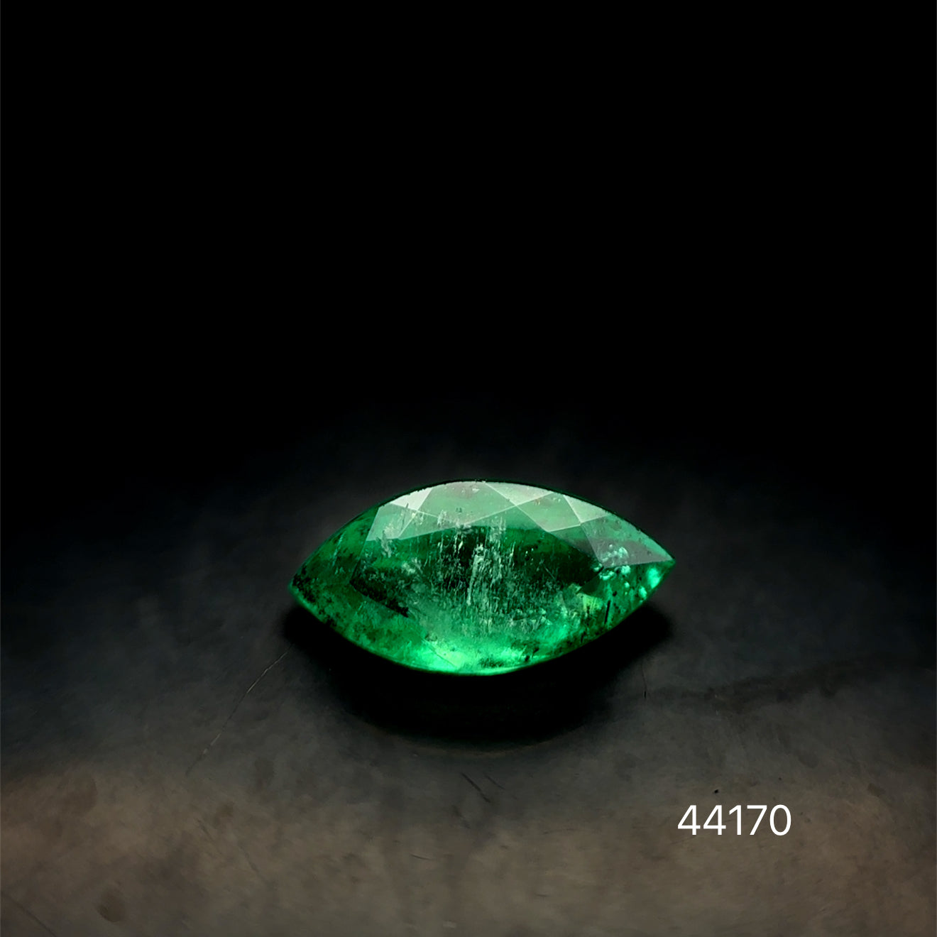ESMERALDA CDTEC  MARQUISSE 1.29 CTS 11.05 X 5.49 MM