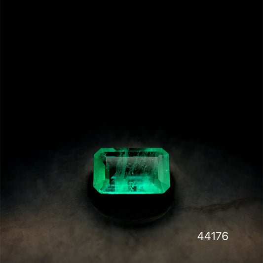 ESMERALDA CDTEC  0.87 CTS 7.58 X 4.81 MM