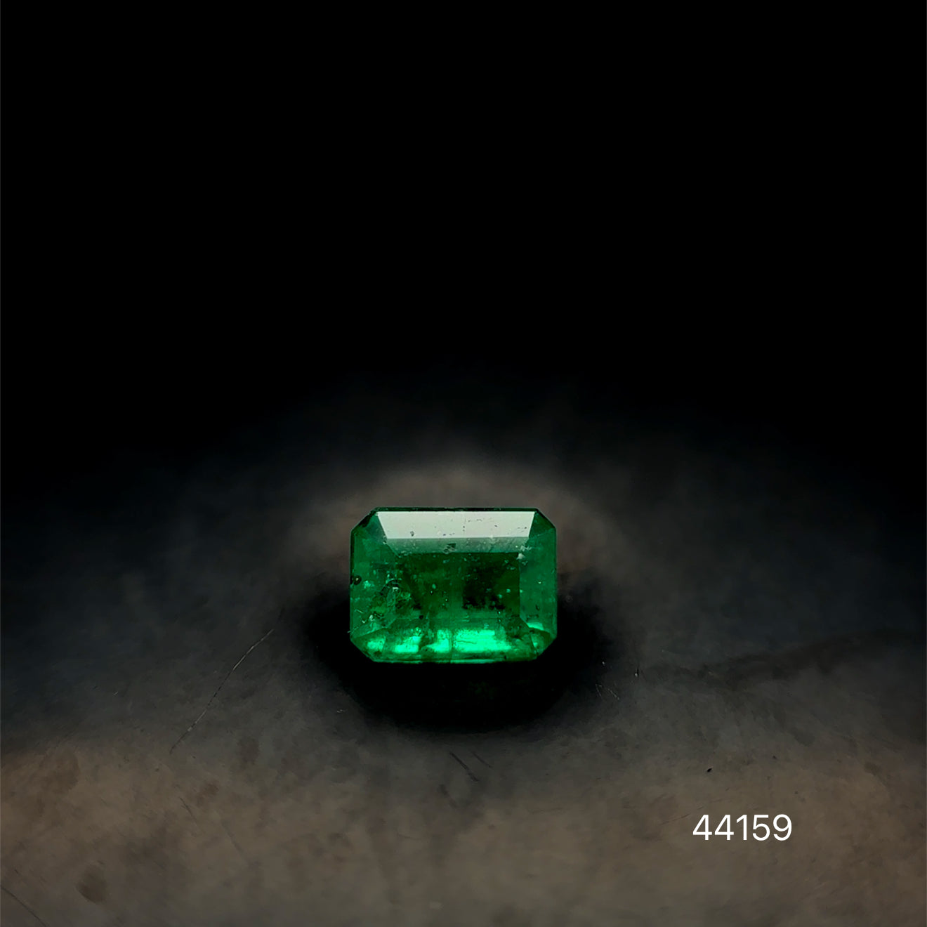 ESMERALDA CDTEC  0.64 CTS 5.70 X 4.23 X 3.60 MM