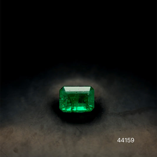 ESMERALDA CDTEC  0.64 CTS 5.70 X 4.23 X 3.60 MM
