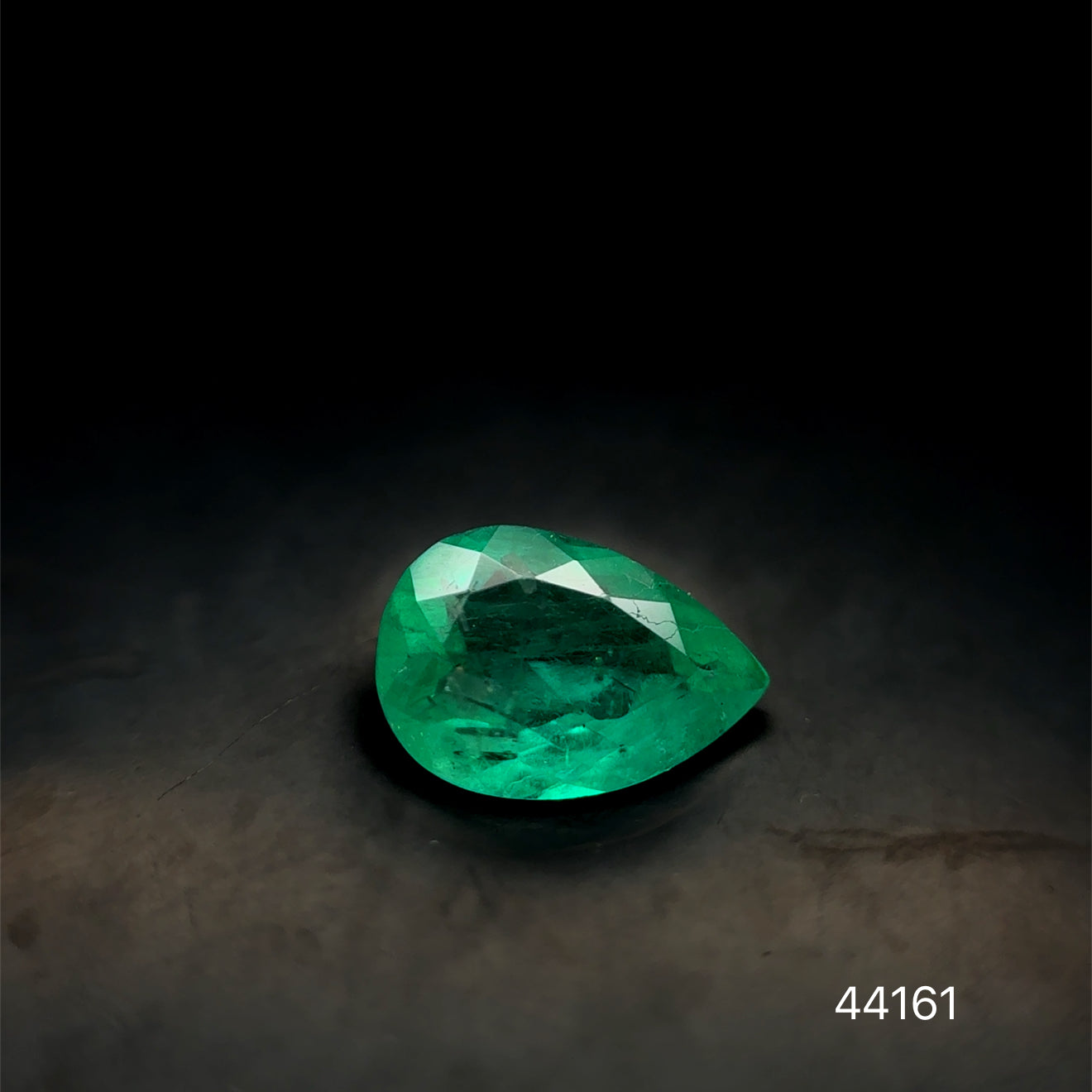 ESMERALDA CDTEC  PERA 1.10 CTS 9.26 X 6.52 MM